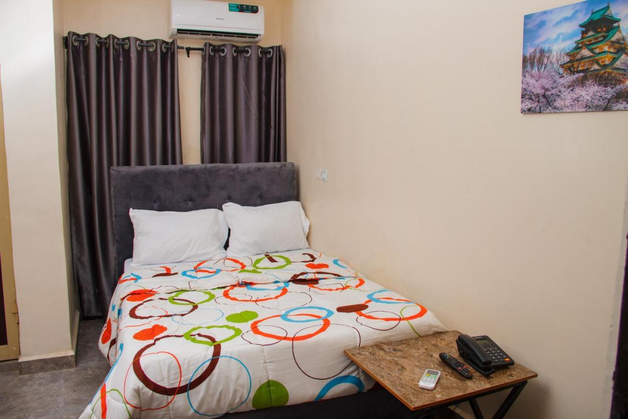 Go2Hotel45 Лагос Екстериор снимка